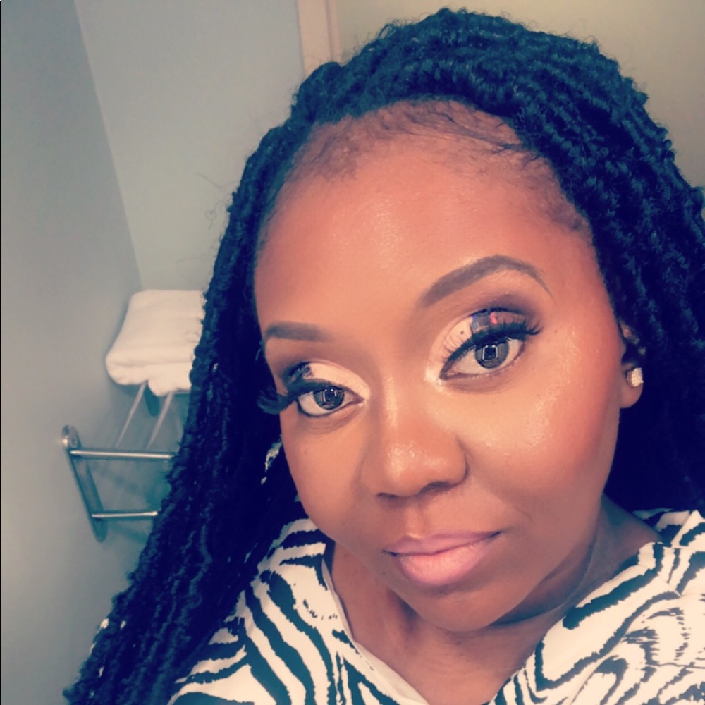 Meet your Posher, Lynesha